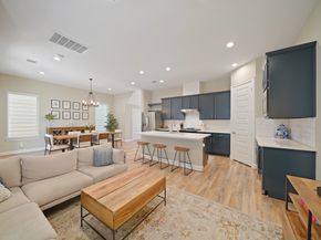 911 W 35th Street C, Houston TX 77018