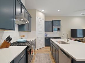 911 W 35th Street C, Houston TX 77018