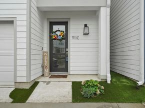 911 W 35th Street C, Houston TX 77018