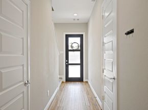 911 W 35th Street C, Houston TX 77018