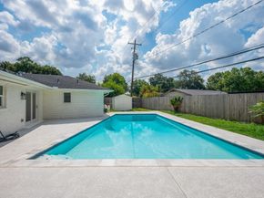 5221 Libbey Lane, Houston TX 77092