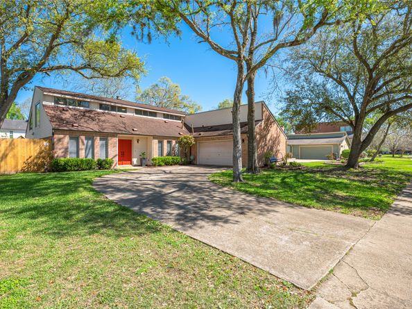 16419 Laurelfield Drive, Houston TX 77059