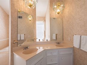 16419 Laurelfield Drive, Houston TX 77059