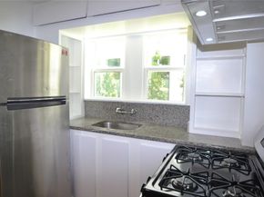 1517 BONNIE BRAE Street, Houston TX 77006