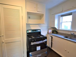 1517 BONNIE BRAE Street, Houston TX 77006