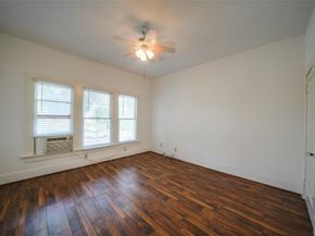 1517 BONNIE BRAE Street, Houston TX 77006