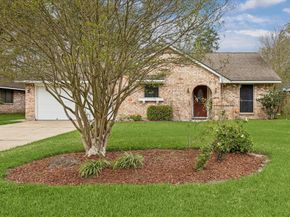 2043 Middle Creek Drive, Houston TX 77339