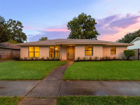 6110 Yarwell Drive, Houston TX 77096