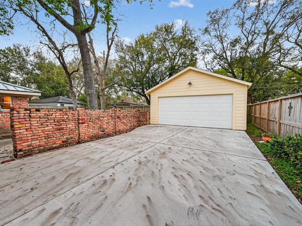 5911 Warm Springs Road, Houston TX 77035