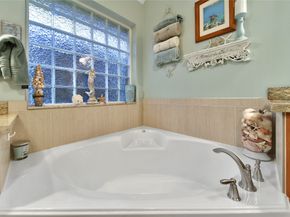 1833 Pembrook Circle, Conroe TX 77301