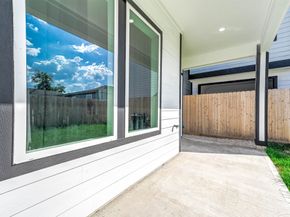 5801 Hardy Street, Houston TX 77009