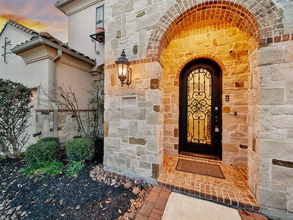 19 Brittany Rose Place, The Woodlands TX 77375