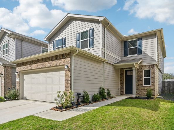 12130 Blooming Willow Drive, Tomball TX 77377