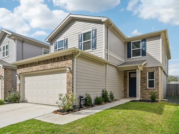 12130 Blooming Willow Drive, Tomball TX 77377