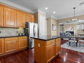 5624 Dolores St, Houston TX 77057