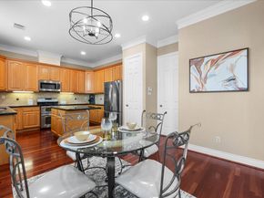 5624 Dolores St, Houston TX 77057