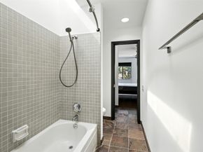 2019 Mcclendon Street, Houston TX 77030