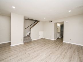 3901 Woodchase Drive 48, Houston TX 77042