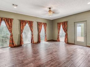 1607 E Bonner Street, Houston TX 77007