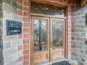 1607 E Bonner Street, Houston TX 77007