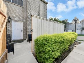 3800 Tanglewilde Street 301, Houston TX 77063