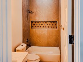 823 North Loop S, Houston TX 77022