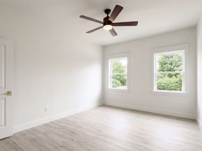 823 North Loop S, Houston TX 77022