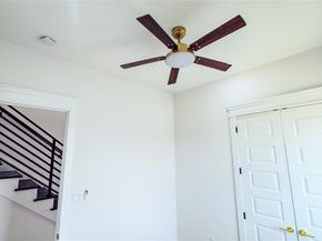 823 North Loop S, Houston TX 77022