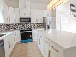 823 North Loop S, Houston TX 77022