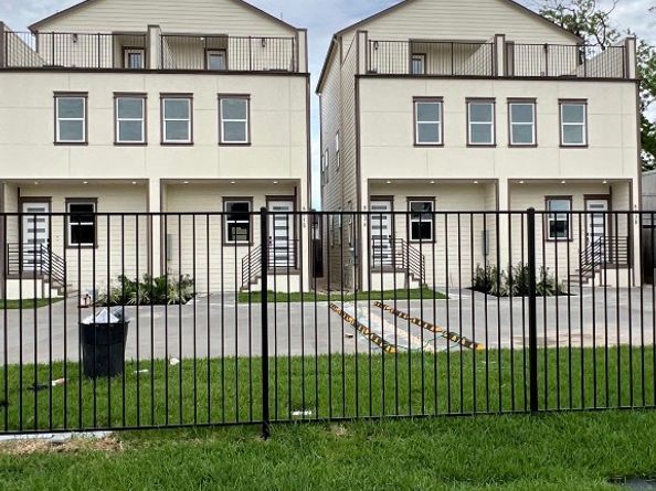 823 North Loop S, Houston TX 77022