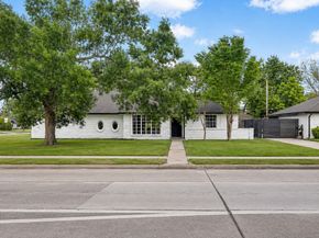 10603 Hillcroft Avenue, Houston TX 77096