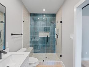 968 South Lane A/B, Houston TX 77088