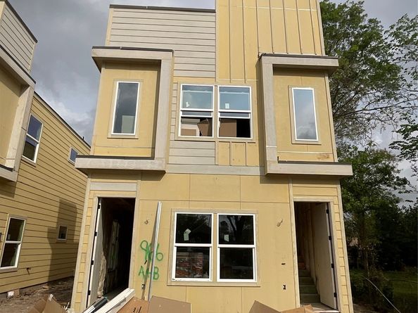 968 South Lane A/B, Houston TX 77088