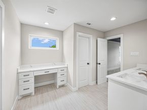 8203 Gladstone Street, Houston TX 77051
