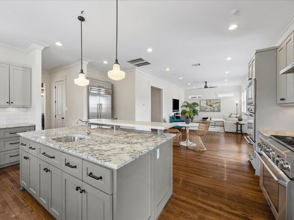 306 E 5th Street, Houston TX 77007