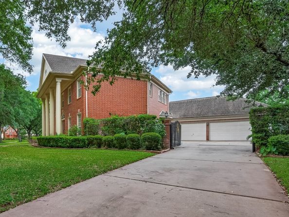37 Greensward Lane, Sugar Land TX 77479