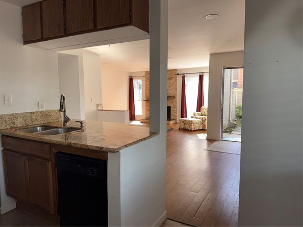 6601 Sands Point Drive 41, Houston TX 77074