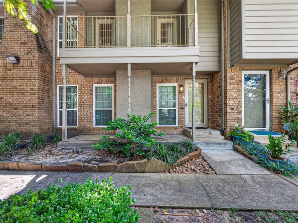 10615 Briar Forest Drive 1002, Houston TX 77042