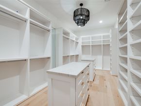 731 E 8TH 1/2 Street, Houston TX 77007