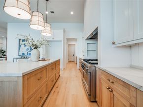 731 E 8TH 1/2 Street, Houston TX 77007