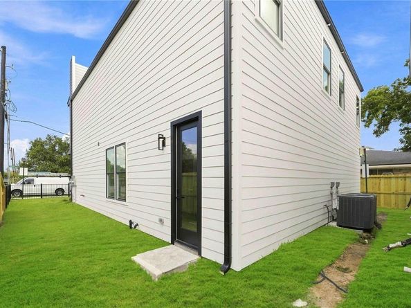 7907 Earhart Street A/B, Houston TX 77028