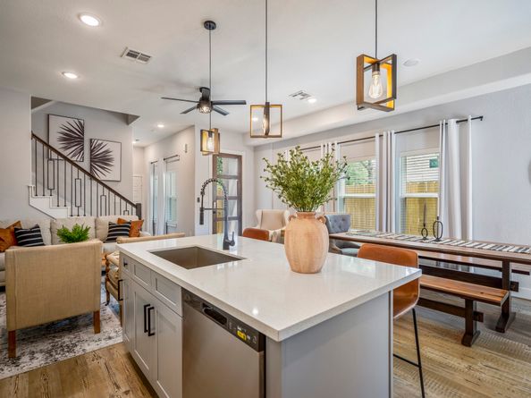 3710 Noah Street, Houston TX 77021