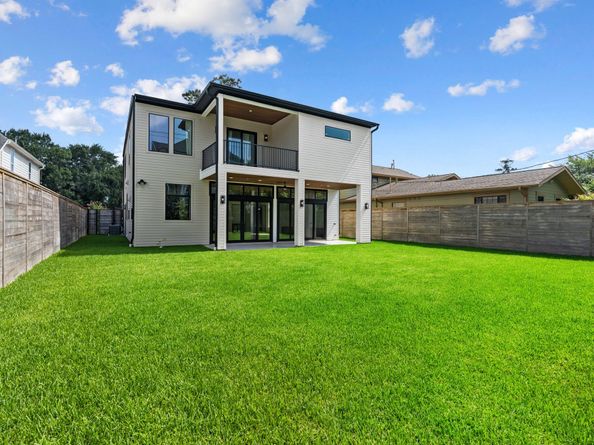 963 W 41st Street, Houston TX 77018