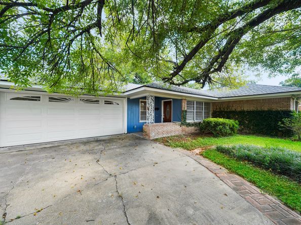 9015 Bintliff Drive, Houston TX 77074