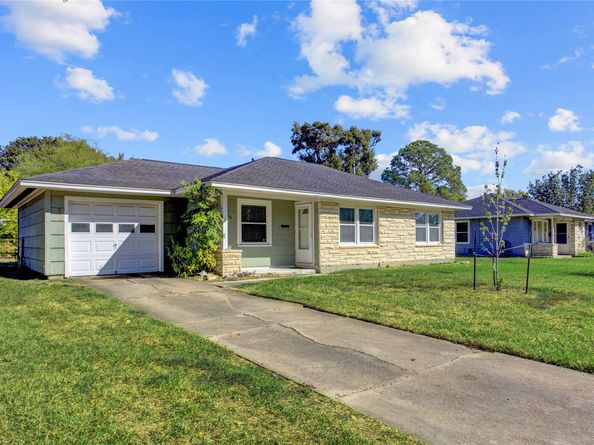 5806 Grape Street, Houston TX 77074