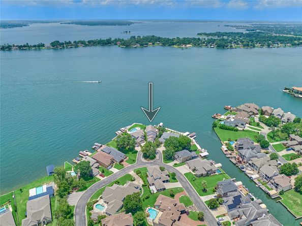 9943 Pebble View Court, Conroe TX 77304