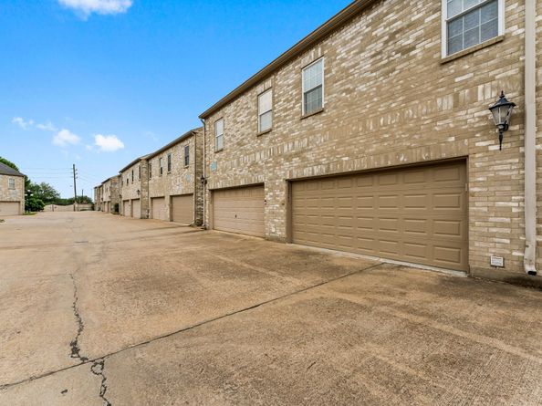 3254 Holly Hall Street 3254, Houston TX 77054