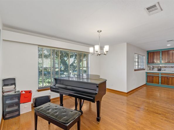405 Hohldale Street, Houston TX 77091