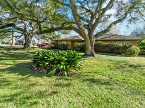 405 Hohldale Street, Houston TX 77091
