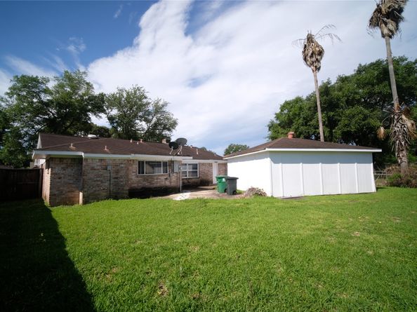 12318 Bexley Drive, Houston TX 77099